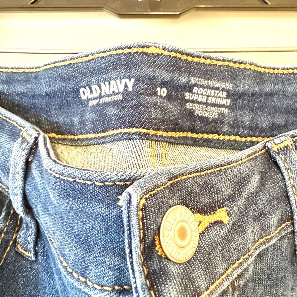 Old Navy 360 Stretch Extra High-Rise Rockstar Super Skinny Secret Smooth Pockets - Picture 3 of 4